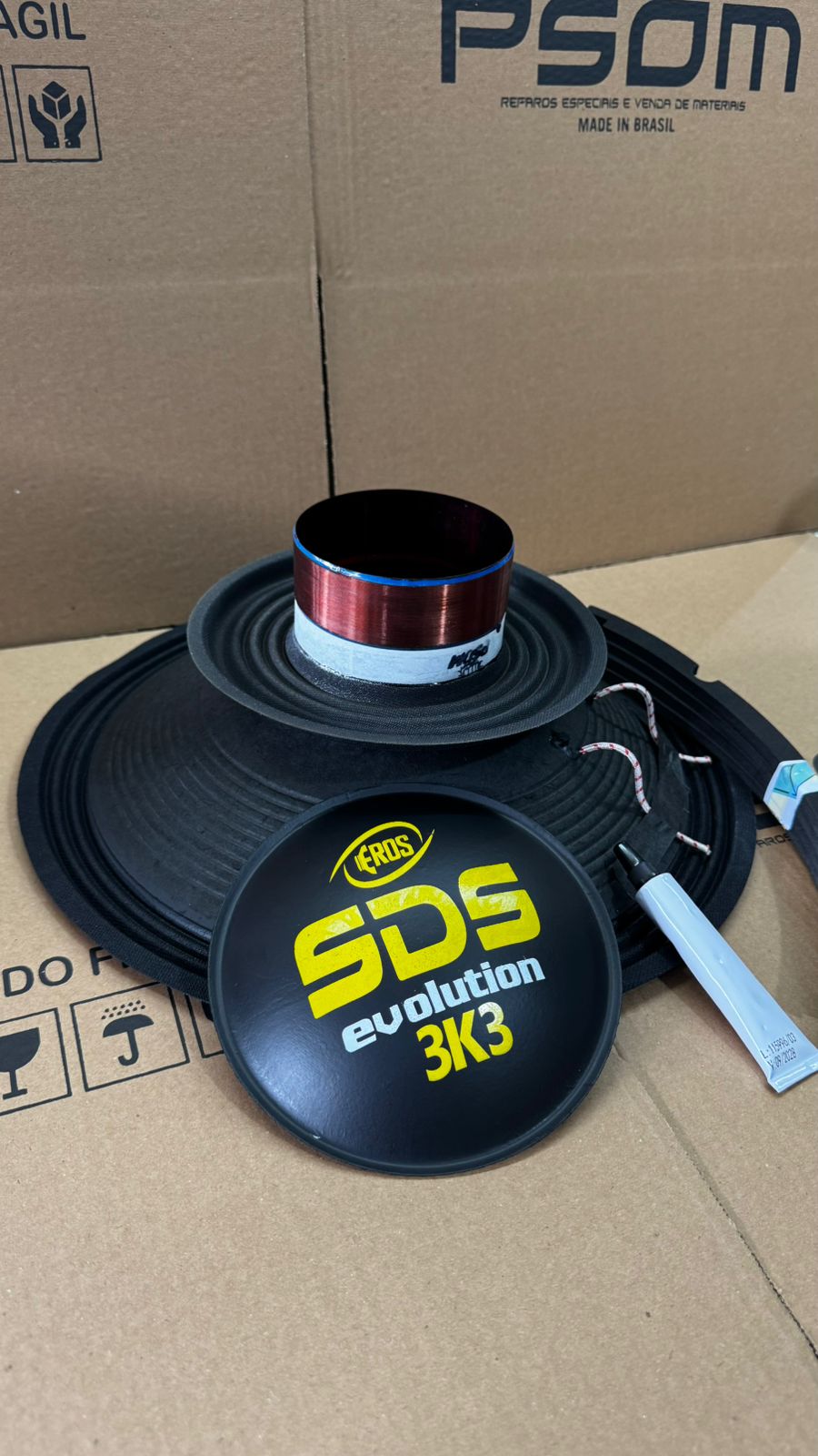 Kit Reparo Montado Para Alto-Falante 15"  E15 SDS 3K3 – 1.650 W RMS – 4 Ohms - 8 Ohms