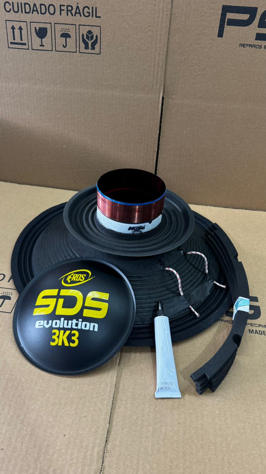 Kit Reparo Montado Para Alto-Falante 15"  E15 SDS 3K3 – 1.650 W RMS – 4 Ohms - 8 Ohms